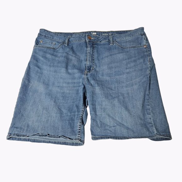 Lee Riders Mid Rise Bermuda Jean Shorts Womens Size 40 Waist Medium Wash Denim - Picture 1 of 3